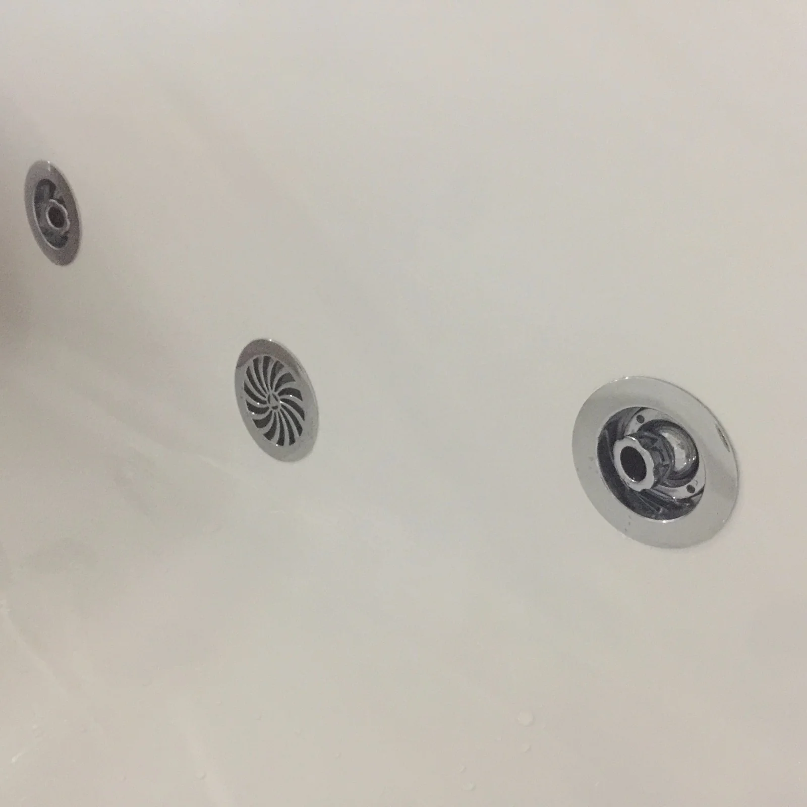 C-437 C-3127(R) Simple Modern Design Style Hot Corner Whirlpool Jetted Bathroom Acrylic Tub for Sale 4.JPG