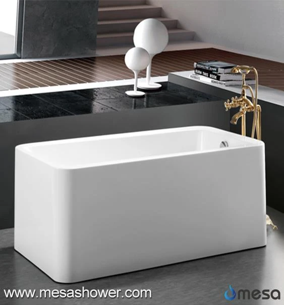 Bồn tắm acrylic h&igrave;nh chữ nhật m&agrave;u trắng đặt độc lập, cỡ nhỏ, bề mặt đ&aacute;nh b&oacute;ng