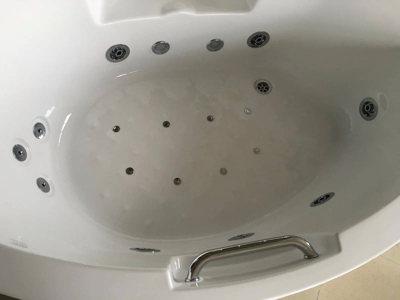 C-423 Bathtub with Cheap Price for Sale5.JPG C-423 Bathtub with Cheap Price for Sale5.JPG