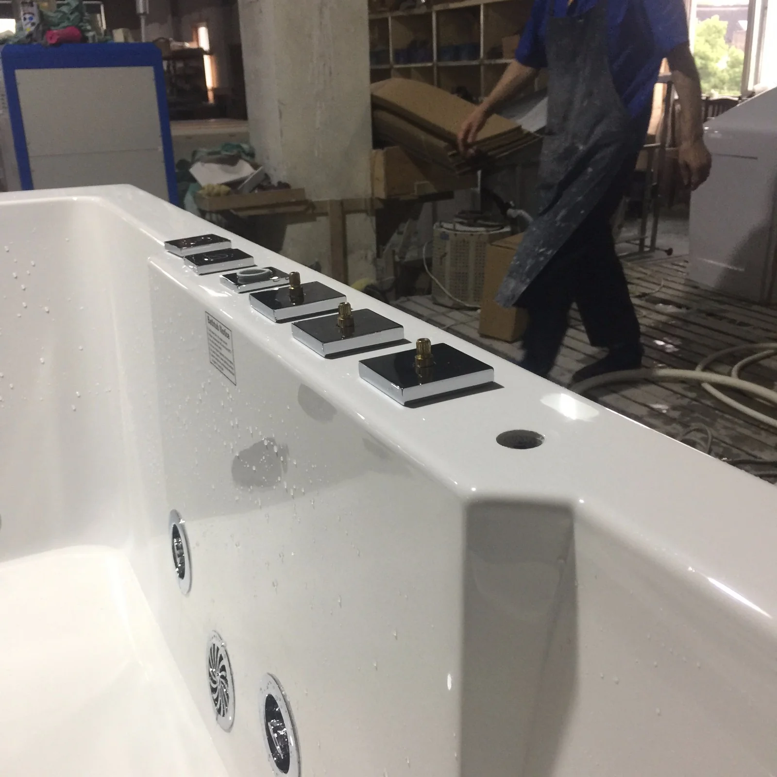 C-3132(R) Corner Jetted Whirlpool Massage Acrylic Glass Modern Simple Design Bathtub Tub with Cheap Price 3.JPG C-3132(R) Corner Jetted Whirlpool Massage Acrylic Glass Modern Simple Design Bathtub Tub with Cheap Price 3.JPG