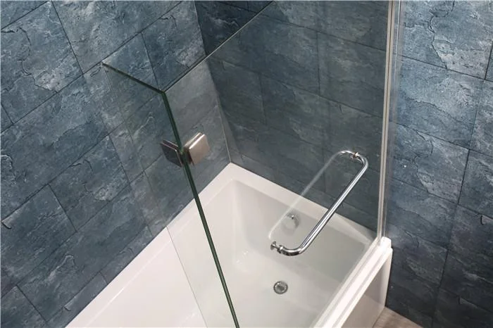 ACB-56 L Shaped Hot Sale Clear Glass Frameless Bathtub Bath Tub Screen3_副本.jpg