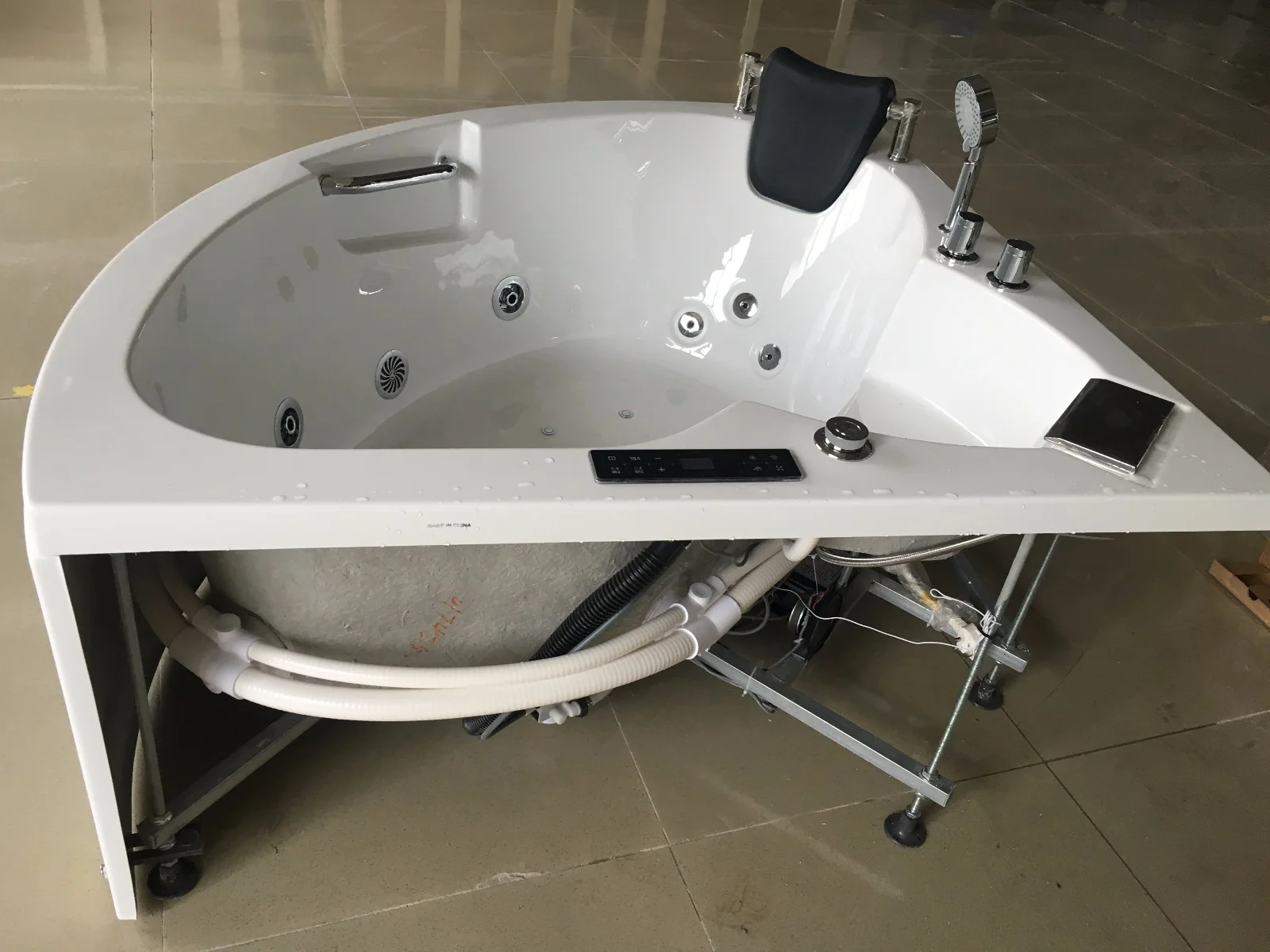 C-423 Bathroom Bathtub with Cheap Price for Sale3.JPG C-423 Bathroom Bathtub with Cheap Price for Sale3.JPG
