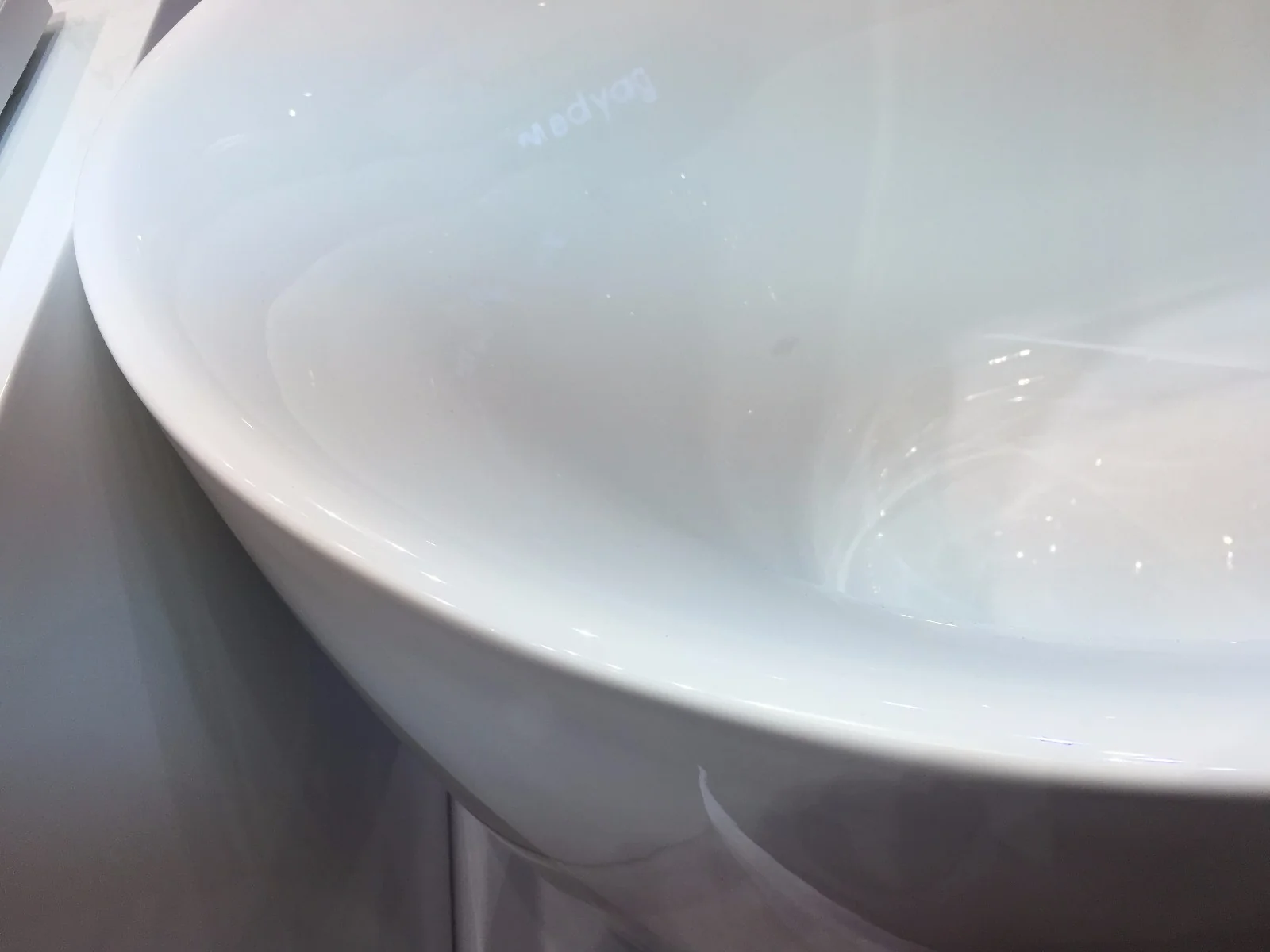 (4) C-3176 - Bồn tắm acrylic hình oval đặt độc lập mới ra mắt, thiết kế hiện đại tối giản, kèm vòi nước.jpg (4) C-3176 - Bồn tắm acrylic hình oval đặt độc lập mới ra mắt, thiết kế hiện đại tối giản, kèm vòi nước.jpg
