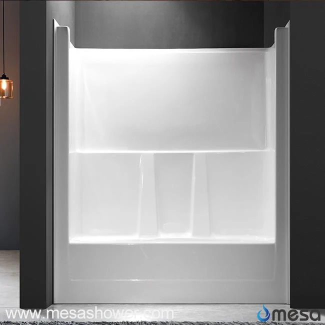 Ensemble na puting acrylic na panel sa paligid ng bathtub