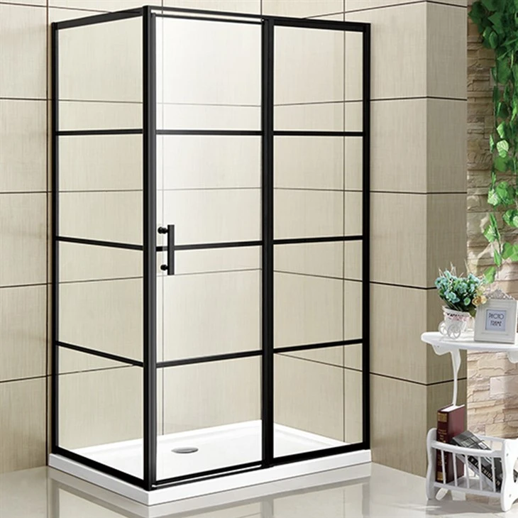Itim na glass shower door