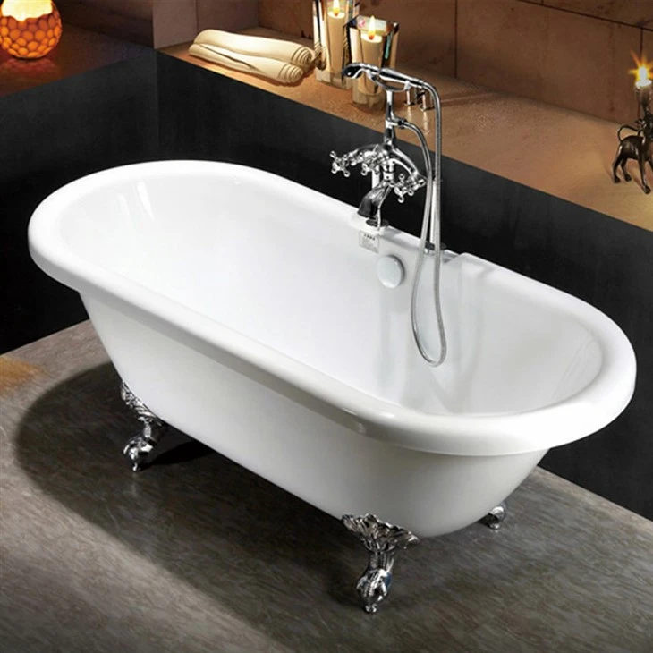 White clawfoot tub