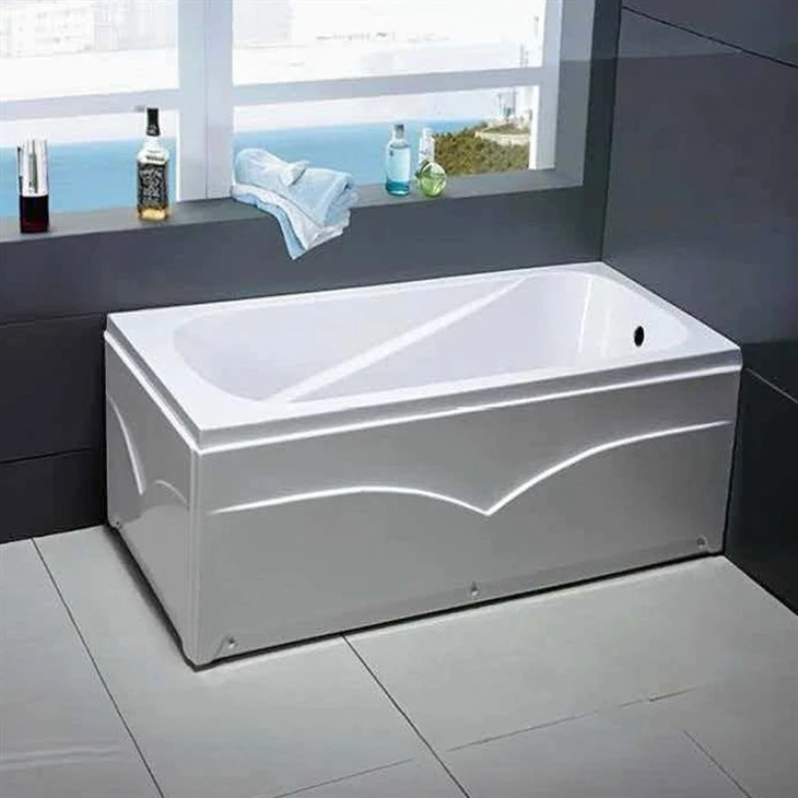 Alcove bathtub