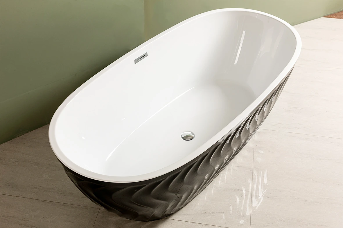 Pasadyang itim na bathtub na malayang nakapuwesto Pasadyang itim na bathtub na malayang nakapuwesto